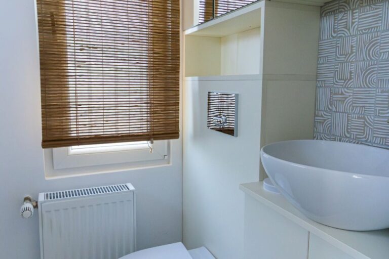 Casa din Pleașa — baia de la etaj după renovare | Reno Haus