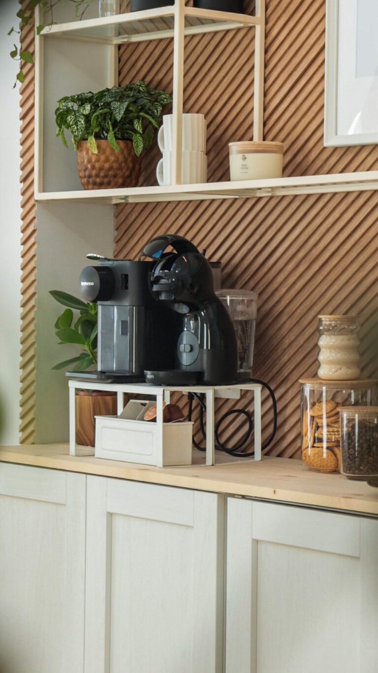 Casa din Pleașa — barul de cafea după renovare | Reno Haus