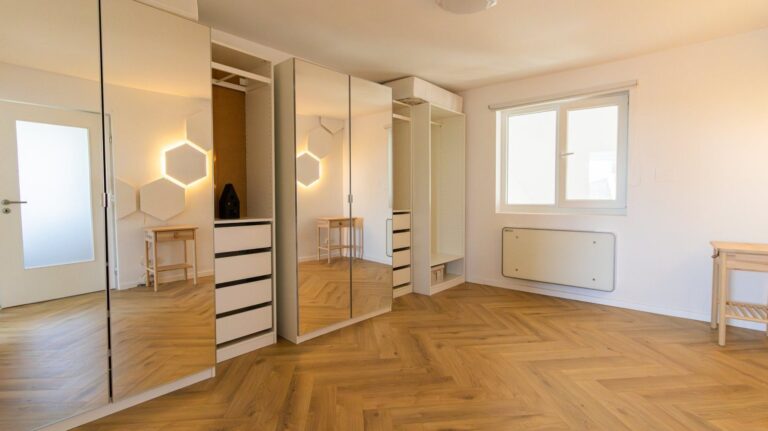 Casa din Pleașa — dormitorul principal după renovare | Reno Haus