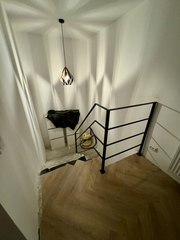 Casa din Pleașa — scara principală după renovare | Reno Haus