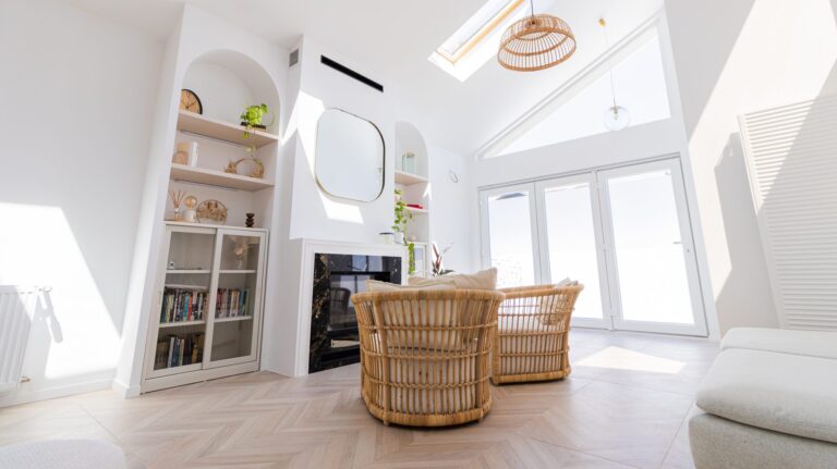 Casa din Pleașa — zona șemineului după renovare | Reno Haus